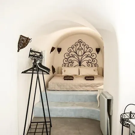Dandy Cave - Romantic Private & Luxurious - Waterfall Pool - Hot Tub -up To 8 People Emporio (Santorini)