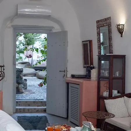 Dandy Cave - Romantic Private & Luxurious - Waterfall Pool - Hot Tub -up To 8 People Villa