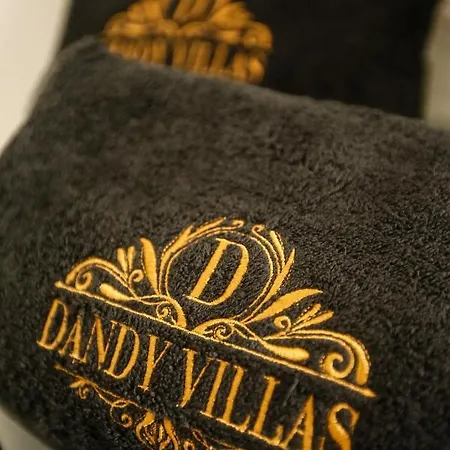 Dandy Cave - Romantic Private & Luxurious - Waterfall Pool - Hot Tub -up To 8 People Villa