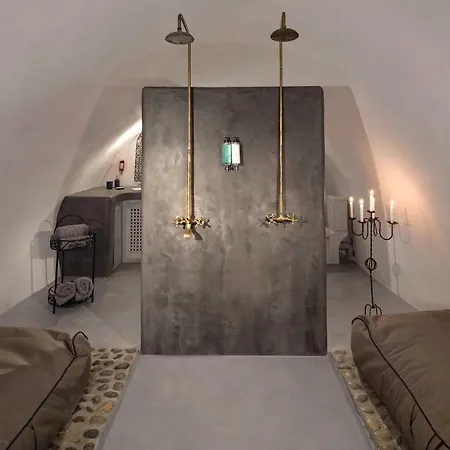Dandy Cave - Romantic Private & Luxurious - Waterfall Pool - Hot Tub -up To 8 People * Emporio (Santorini)