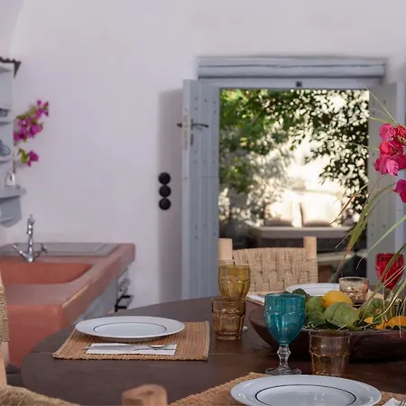 Villa Dandy Cave - Romantic Private & Luxurious - Waterfall Pool - Hot Tub -up To 8 People