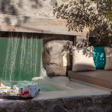 Dandy Cave - Romantic Private & Luxurious - Waterfall Pool - Hot Tub -up To 8 People Villa *