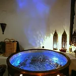 Dandy Cave - Romantic Private & Luxurious - Waterfall Pool - Hot Tub -up To 8 People וילה