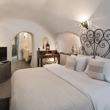 Dandy Cave - Romantic Private & Luxurious - Waterfall Pool - Hot Tub -up To 8 People Emporio (Santorini)