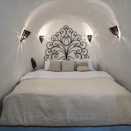 Dandy Cave - Romantic Private & Luxurious - Waterfall Pool - Hot Tub -up To 8 People Emporio (Santorini)