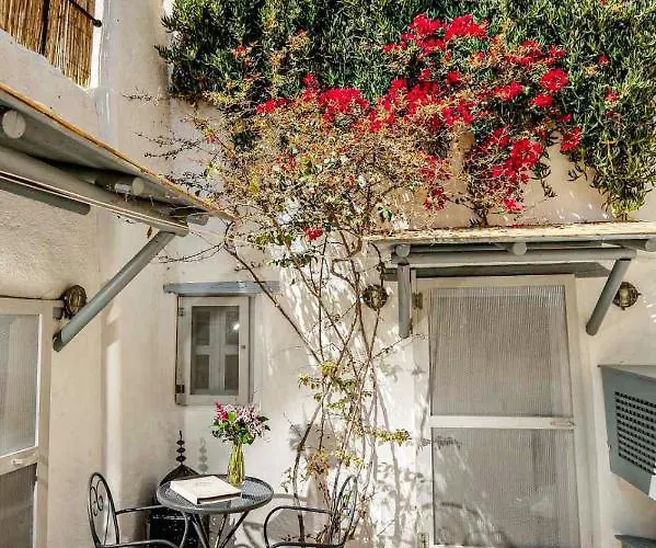 Villa Dandy Cave - Romantic Private & Luxurious - Waterfall Pool - Hot Tub -up To 8 People