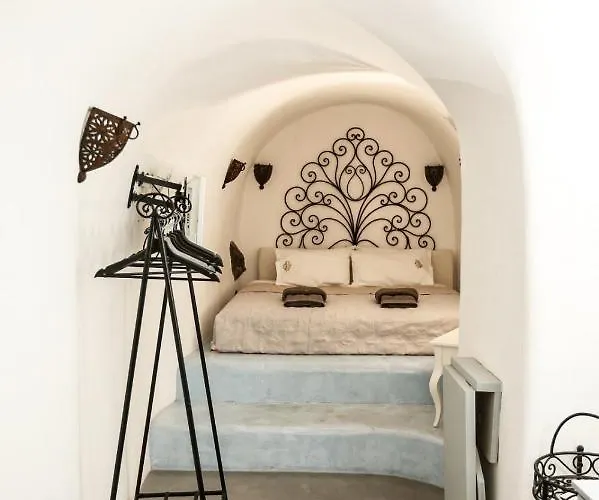 Dandy Cave - Romantic Private & Luxurious - Waterfall Pool - Hot Tub -up To 8 People Emporio (Santorini)