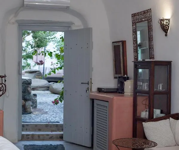 Dandy Cave - Romantic Private & Luxurious - Waterfall Pool - Hot Tub -up To 8 People Villa