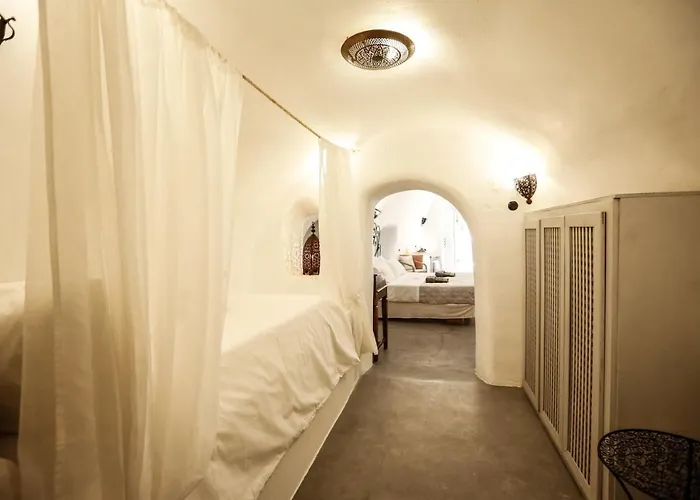 Dandy Cave - Romantic Private & Luxurious - Waterfall Pool - Hot Tub -up To 8 People Emporio (Santorini)