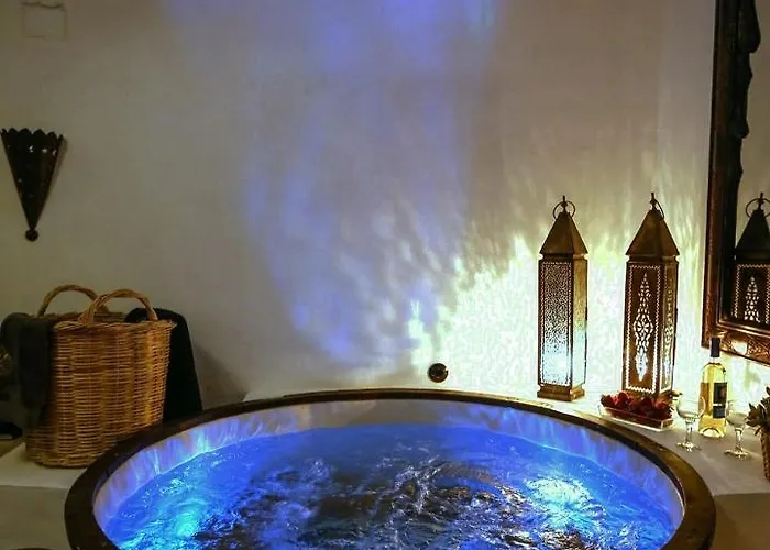 Dandy Cave - Romantic Private & Luxurious - Waterfall Pool - Hot Tub -up To 8 People Villa