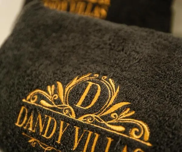 Dandy Cave - Romantic Private & Luxurious - Waterfall Pool - Hot Tub -up To 8 People Villa