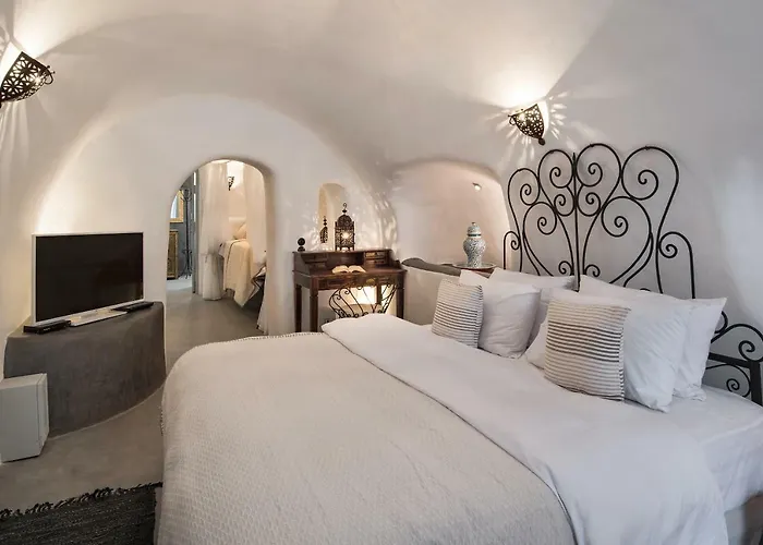 Dandy Cave - Romantic Private & Luxurious - Waterfall Pool - Hot Tub -up To 8 People Emporio (Santorini)