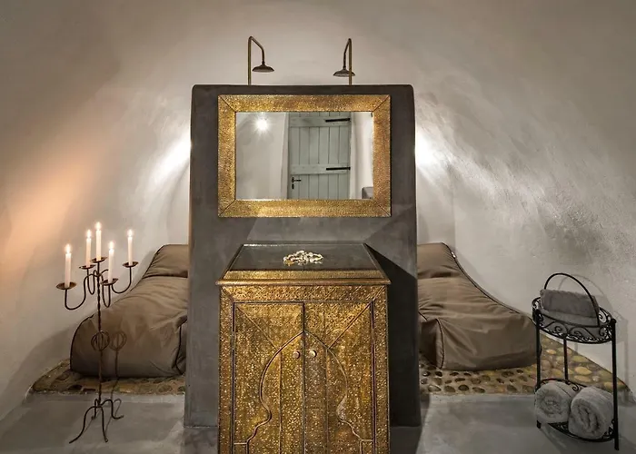 Dandy Cave - Romantic Private & Luxurious - Waterfall Pool - Hot Tub -up To 8 People * Emporio (Santorini)