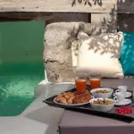 Villa Dandy Cave - Romantic Private & Luxurious - Waterfall Pool - Hot Tub -up To 8 People