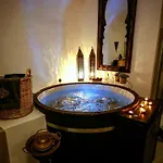 Dandy Cave - Romantic Private & Luxurious - Waterfall Pool - Hot Tub -up To 8 People