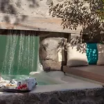 Dandy Cave - Romantic Private & Luxurious - Waterfall Pool - Hot Tub -up To 8 People Villa *